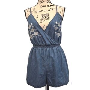 Love Tree Romper M Sleeveless Floral Embroidered Chambray Boho High Waisted